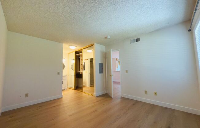 Charming 1 Bedroom Condo in Stoney Brook