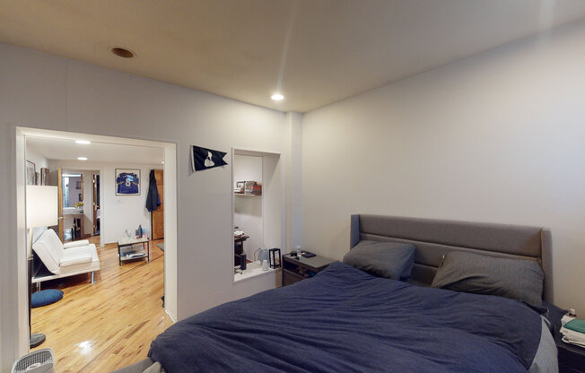 4 beds, 2 baths, $10,500, Unit 2FL