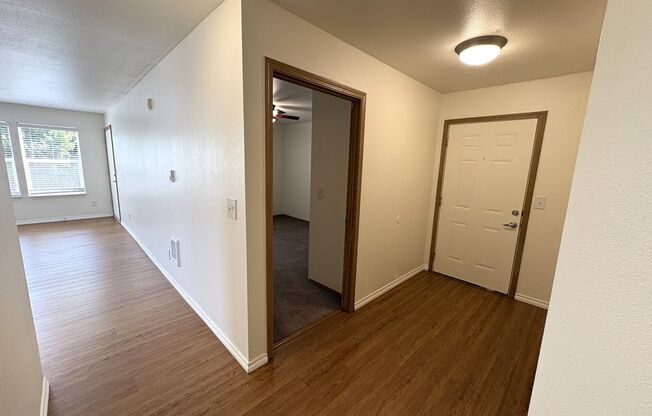 3 beds, 2 baths, 1,193 sqft, $1,900, Unit 354-3006