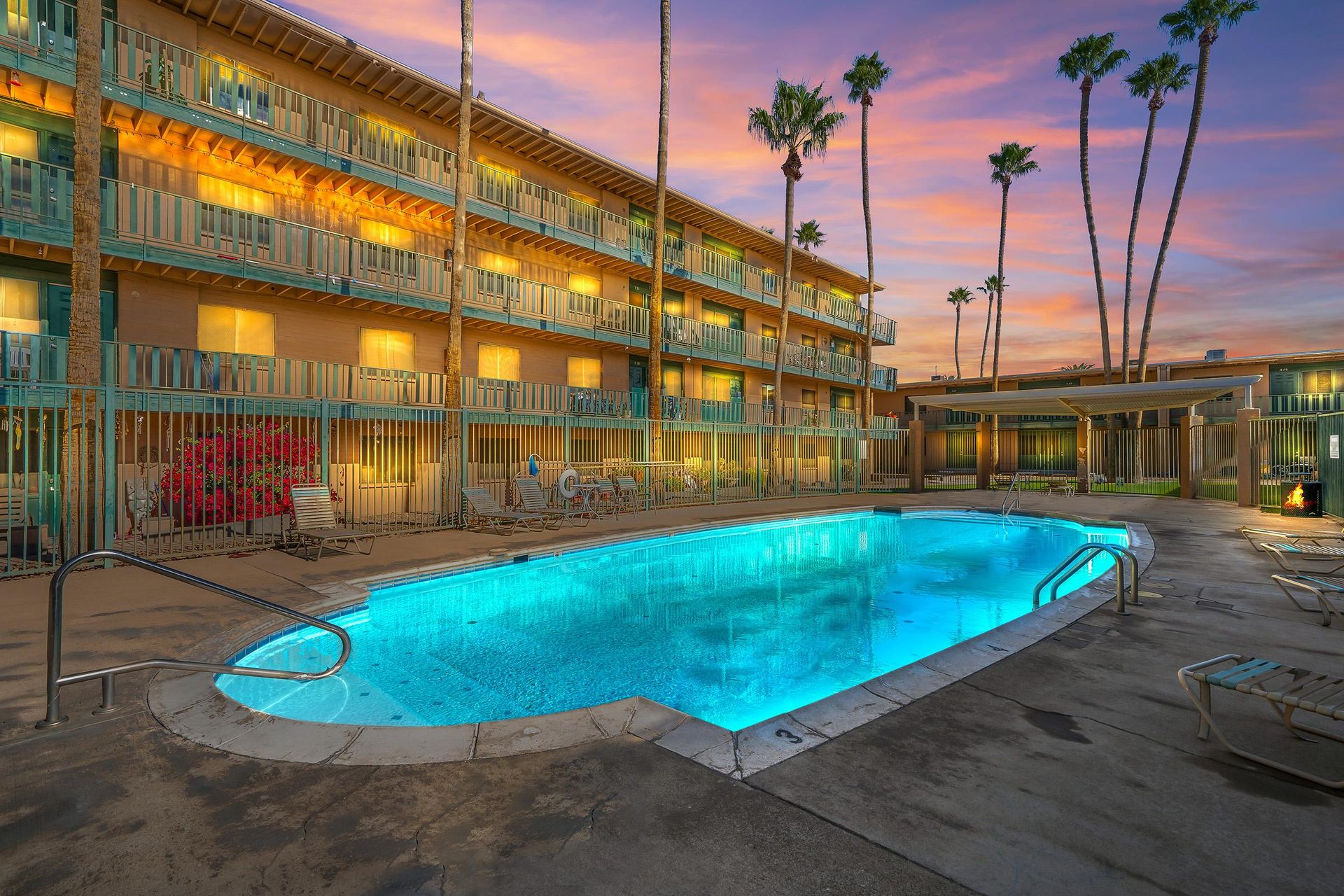 Royal ElCon Apartments