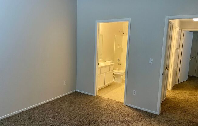 3 beds, 2 baths, $1,695, Unit # 1008