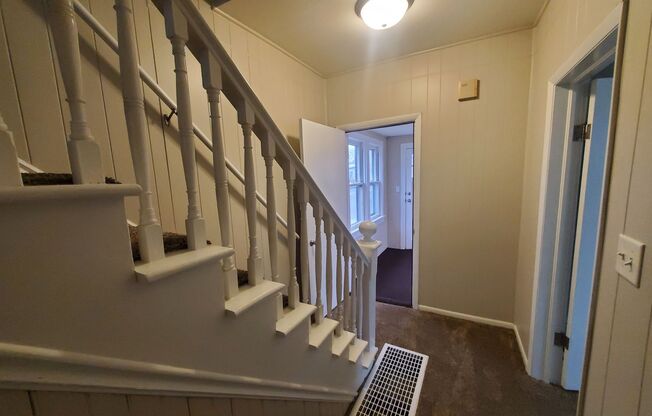 4 Bedroom, 1 Bathroom home just South of Downtown!