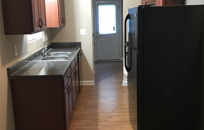 3 beds, 2 baths, $1,650