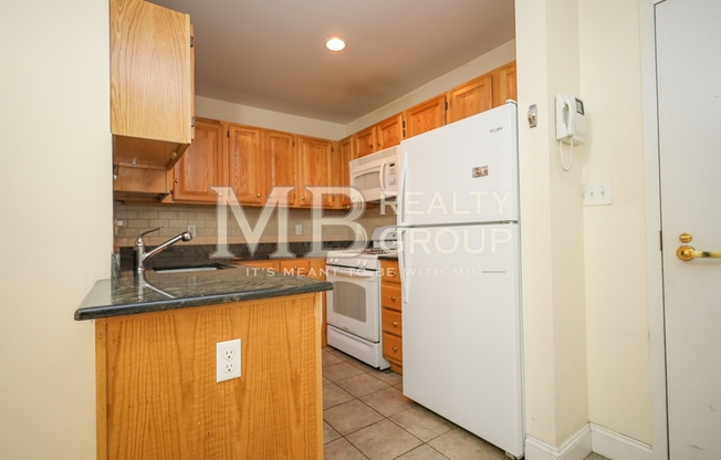 2 beds, 1 bath, 625 sqft, $3,600, Unit 203