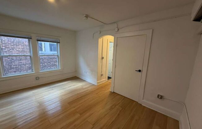 Studio, 1 bath, 500 sqft, $875, Unit Unit 403