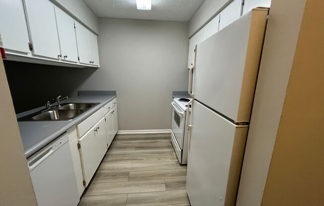 2 beds, 1 bath, 760 sqft, $1,150, Unit 12 SM