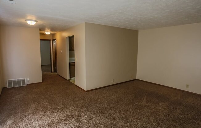 Maple Ridge Apartments | 1 Bedroom | Living Room