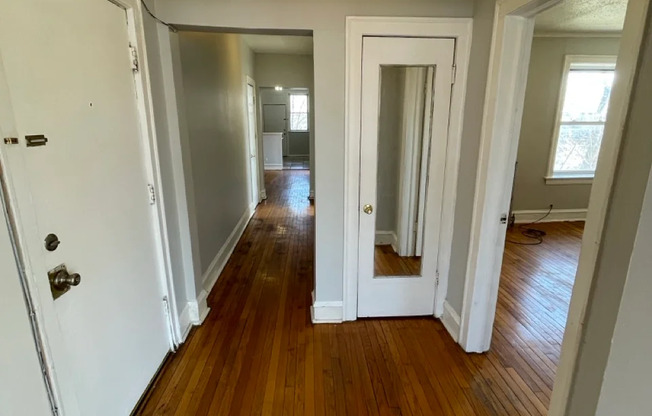 7931 33 S MANISTEE AVE