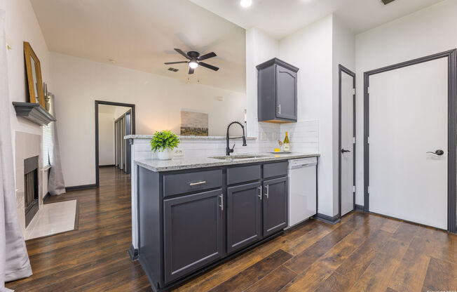 9807 MARBACH BND