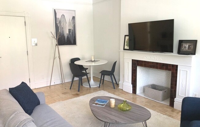 1 bed, 1 bath, 550 sqft, $3,400, Unit 1F