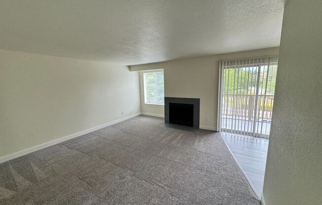 2 beds, 1 bath, 902 sqft, $2,075, Unit H201