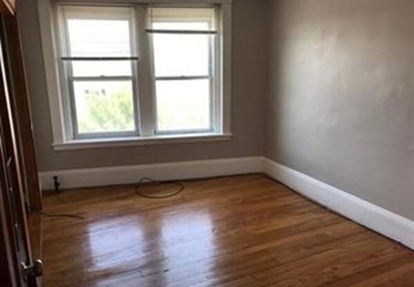 2 beds, 1 bath, 1,100 sqft, $2,600, Unit 2