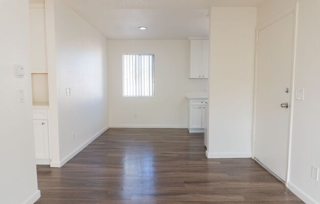 2 beds, 1 bath, 594 sqft, $2,095, Unit 1340-22