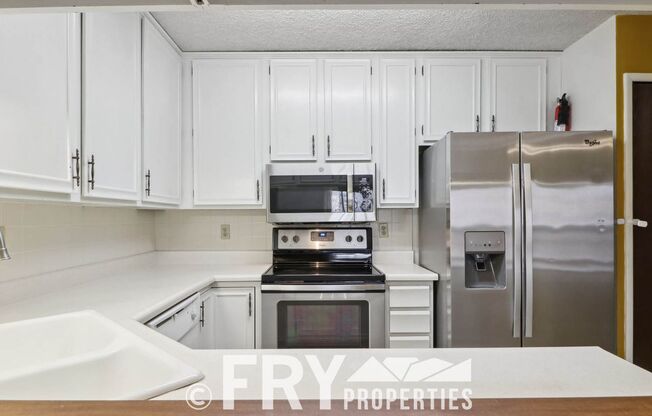 2 beds, 2 baths, $2,200, Unit Unit #101