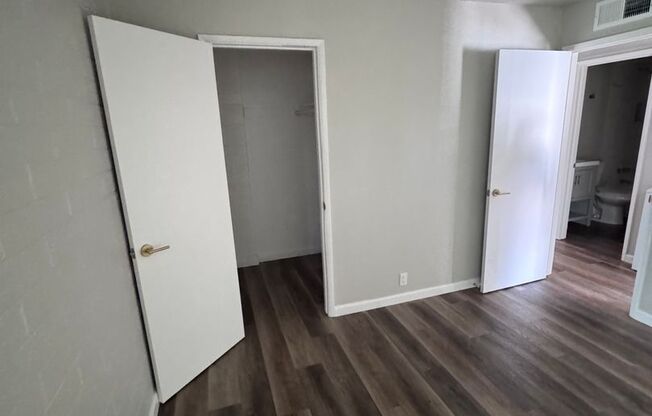 2 beds, 1 bath, 800 sqft, $1,925, Unit 8