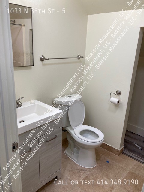 1033 N 35 ST