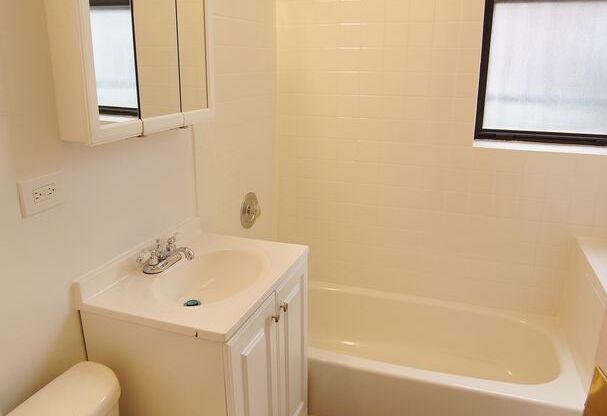 2 beds, 1 bath, 819 sqft, $1,695, Unit 1532-GC