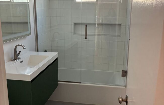 844-1416 HAYWORTH LLC