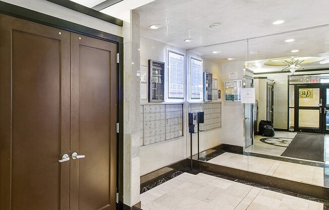 2 beds, 1 bath, $7,200, Unit 2E