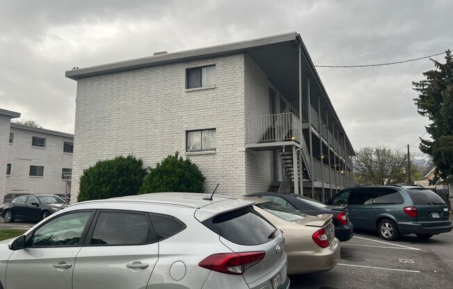 Newly Renovated One Bedroom One Bath Near BYU