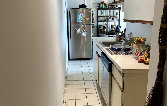 153 Strathmore Rd Apt 1