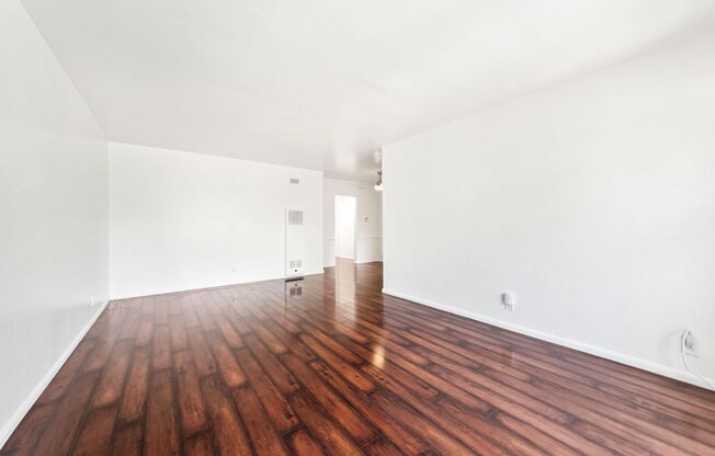 Hollyview Apartments