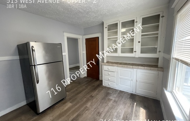 513 W AVE