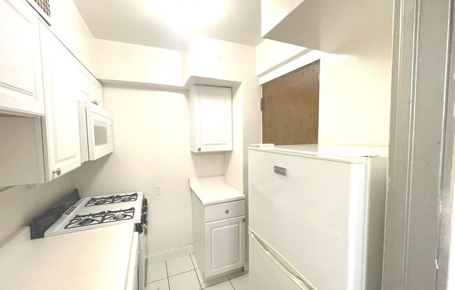 1 bed, 1 bath, $1,045, Unit 207