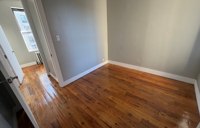 295 E 149 ST