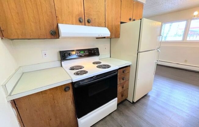 2 beds, 1 bath, $1,450, Unit 1