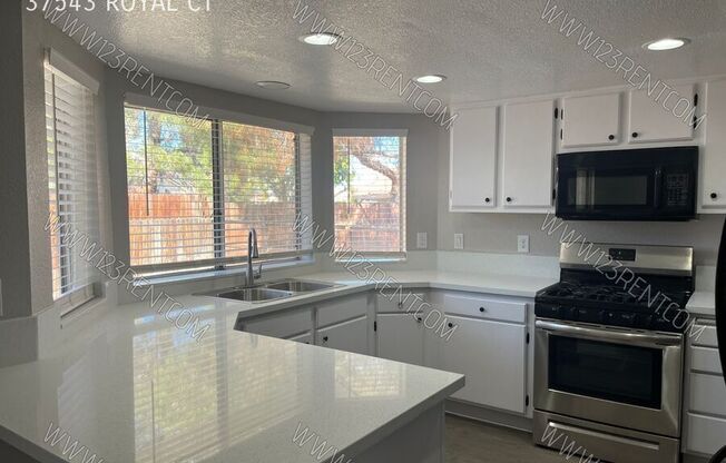 37543 ROYAL CT
