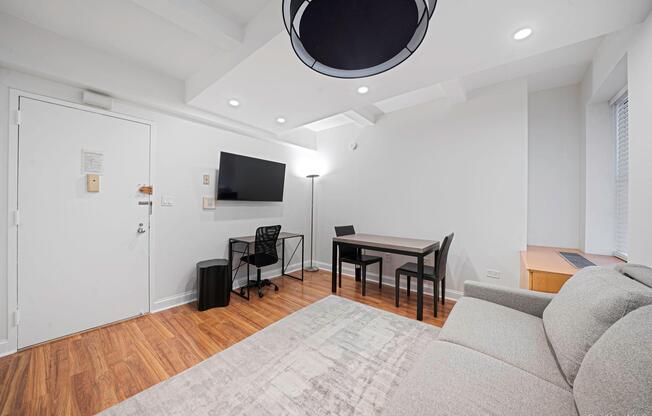 1 bed, 1 bath, 440 sqft, $4,200, Unit 1412