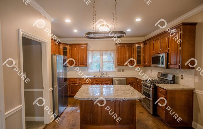 4 beds, 2.5 baths, $2,350