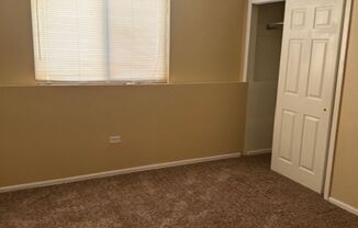 3 beds, 1 bath, 1,120 sqft, $975