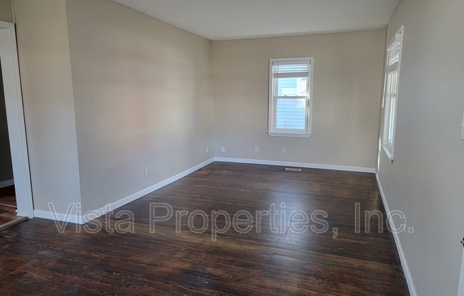 1100 W WHITNEY AVE