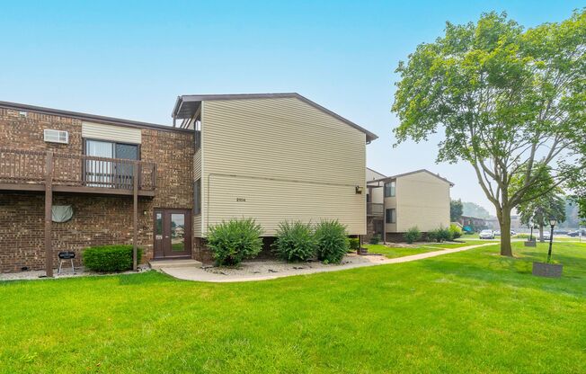 1 bed, 1 bath, 740 sqft, $999, Unit 2204-07