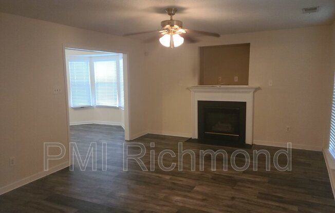 924 WHEELWOOD WAY