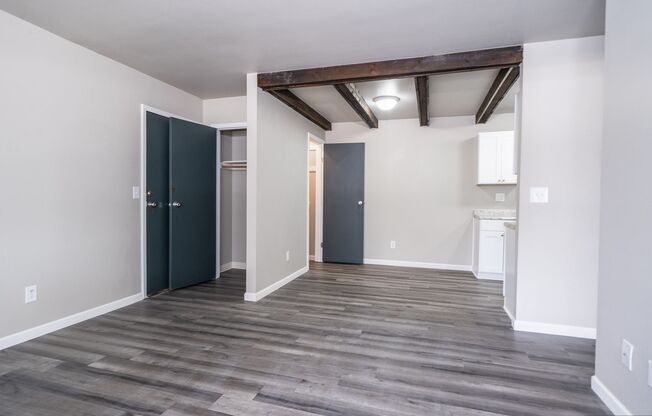 1 bed, 1 bath, 650 sqft, $999, Unit 3015 - E64