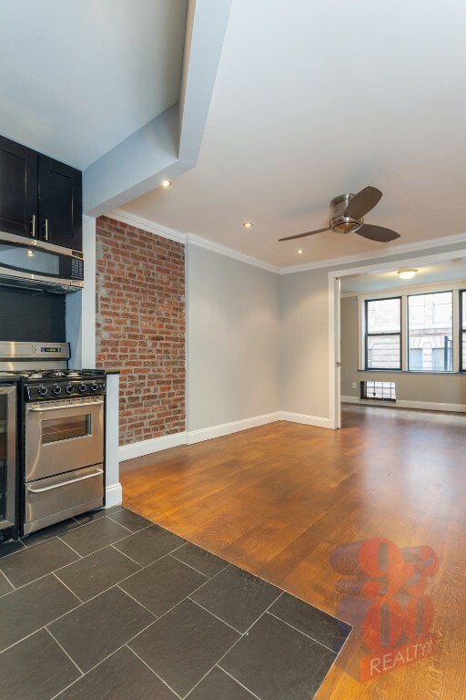 145 E 26 ST