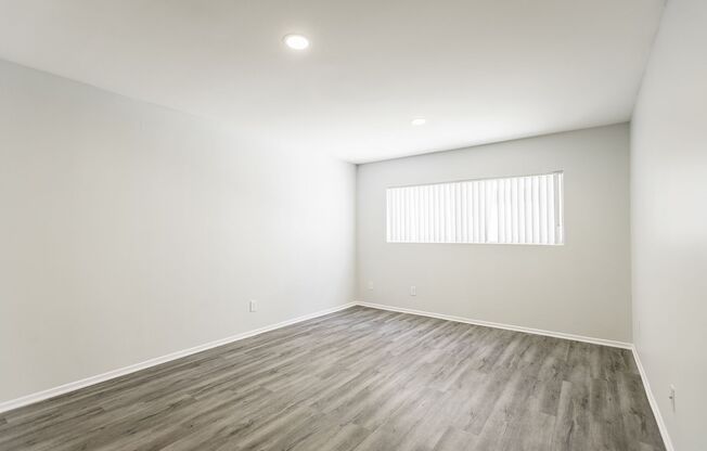 3 beds, 2 baths, 1,350 sqft, $2,898, Unit 45