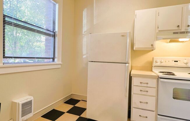 Studio, 1 bath, 525 sqft, $1,245, Unit 312