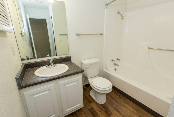 3 beds, 2.5 baths, 1,450 sqft, $1,775, Unit 1501