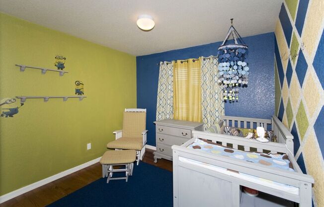 **HOLIDAY MOVE IN SPECIAL**