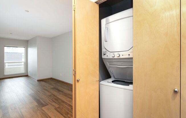 1 bed, 1 bath, $1,795, Unit 302