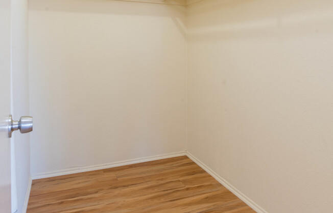 Studio, 1 bath, 520 sqft, $2,025, Unit NG