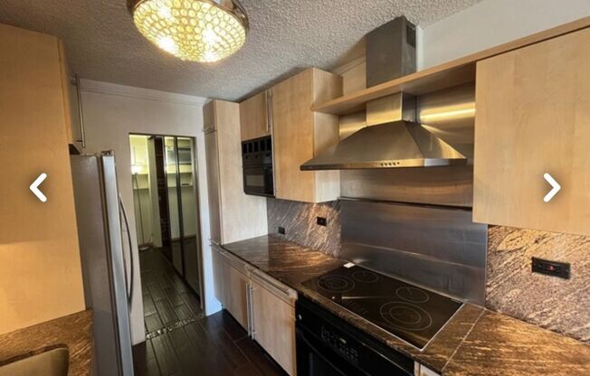 Upgraded & Renovated 1-Bedroom in Prime Waikiki Location