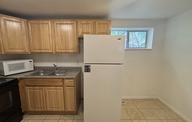 615 E 700 S