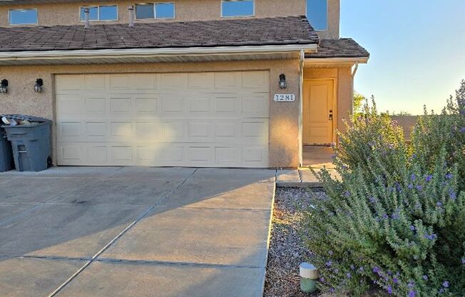 Great 4 Bedroom Home in Las Hurdes! New Flooring and Paint