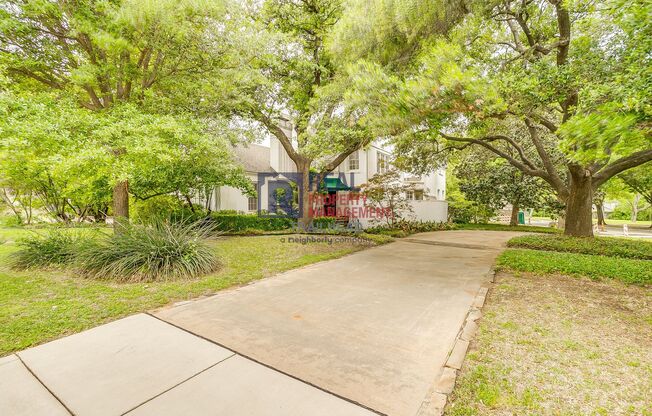 Charming Monticello Townhome – 4 Beds, Updated Kitchen & On-Site Parking