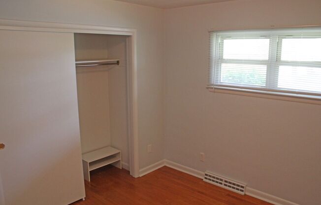 3 beds, 1 bath, $1,300